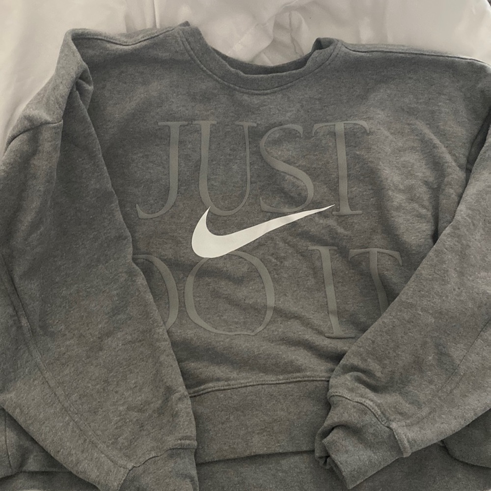 Nike dri fit sweater